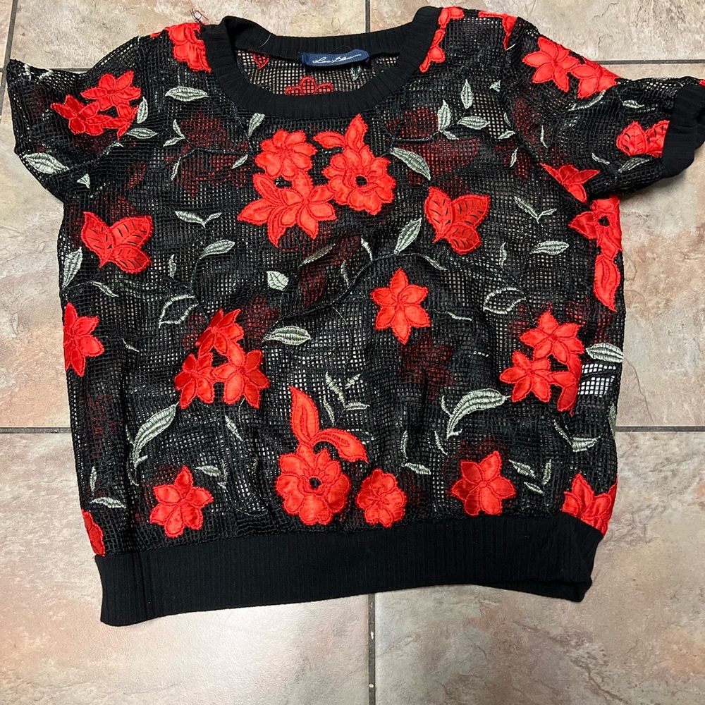 Short sleeve mesh top